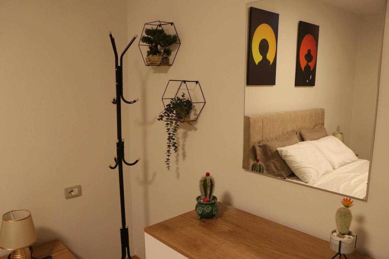 Pine Apartment ติรานา ภายนอก รูปภาพ