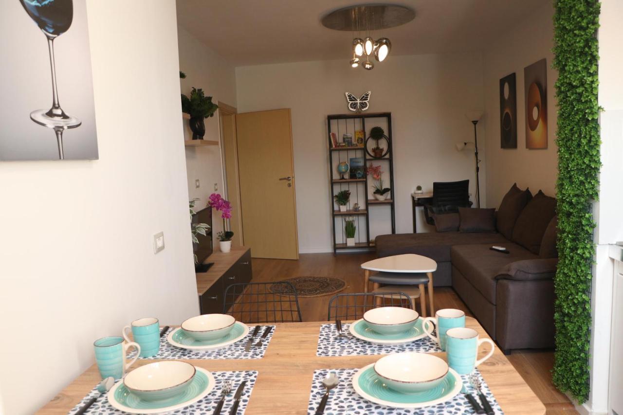 Pine Apartment ติรานา ภายนอก รูปภาพ