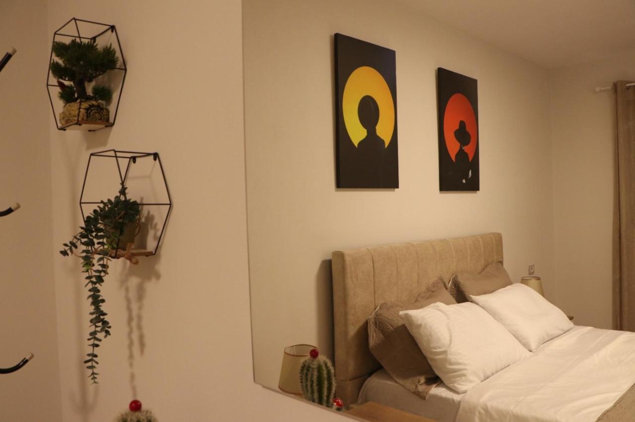 Pine Apartment ติรานา ภายนอก รูปภาพ